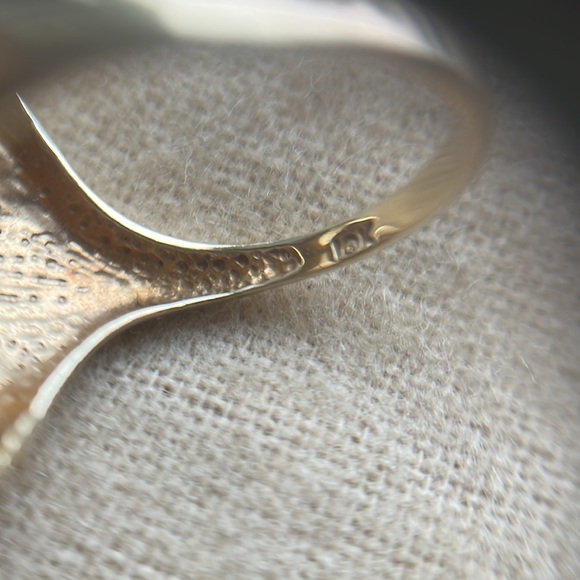 Citrine ring set in 10 K gold!  Size 6 - Picture 3 of 4